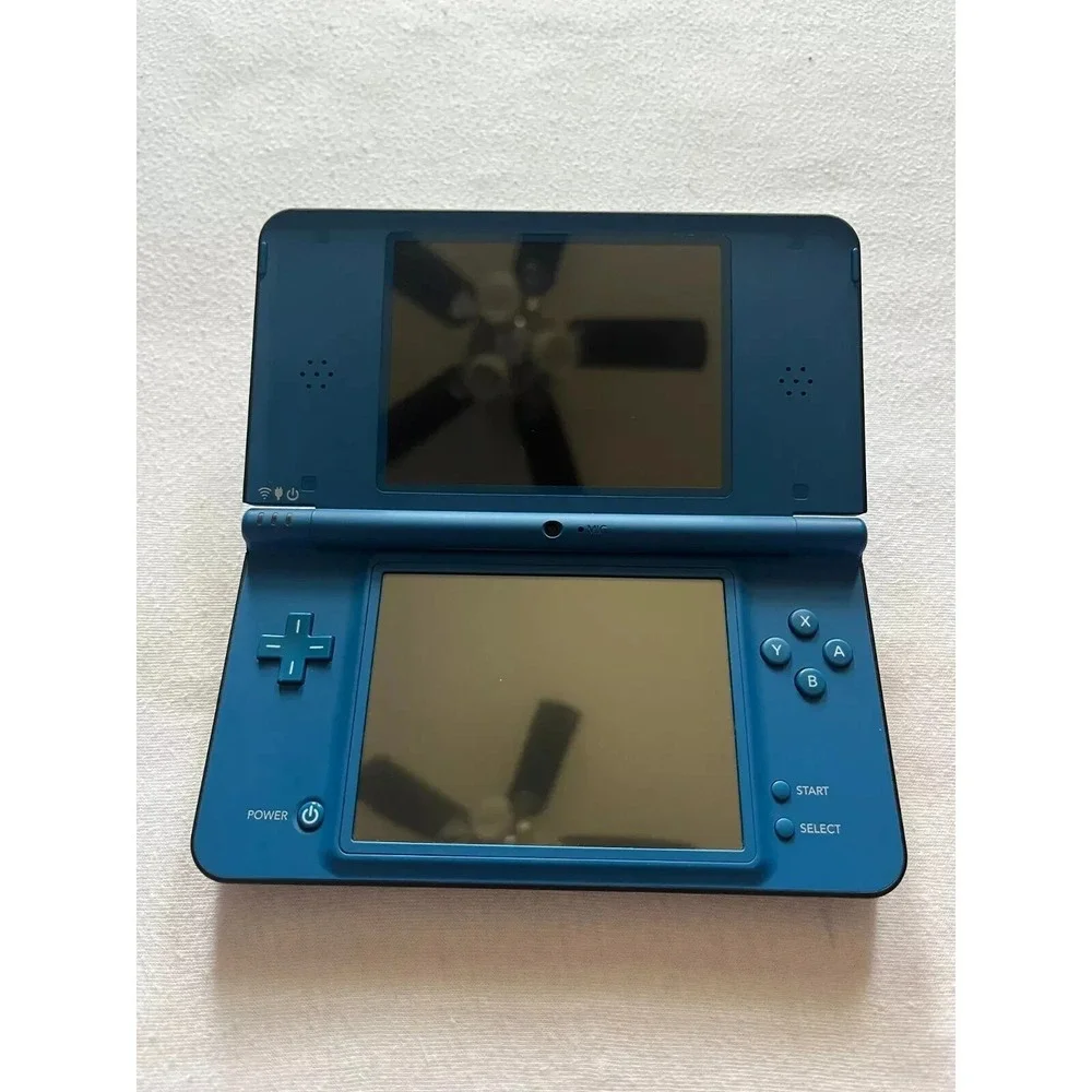 Nintendo DSi XL Midnight Blue Charger MARIO KART - MARIO PARTY - SUPER MARIO A+